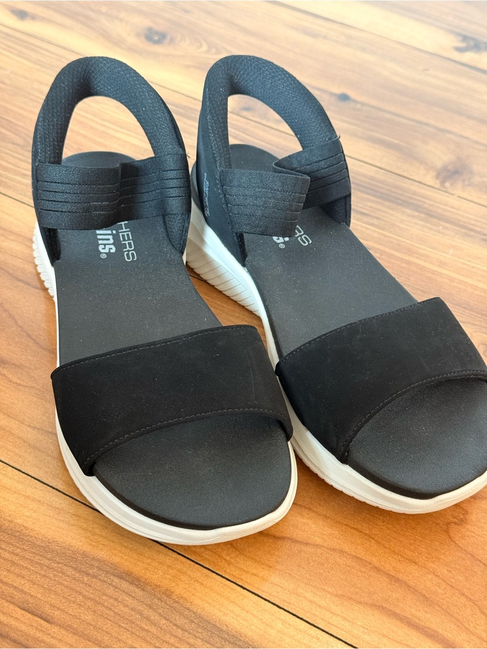 Skechers Black and White Platform Sandals with Elastic Heel Strap - Picture 8 of 10